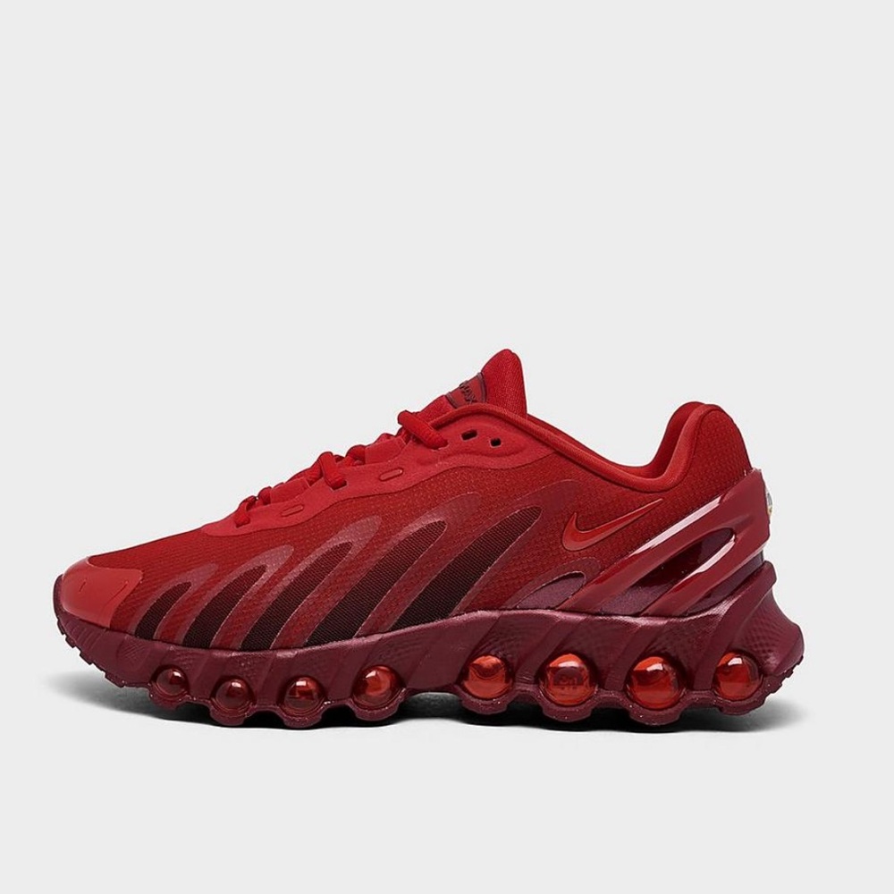 NIKE AIR MAX DN8